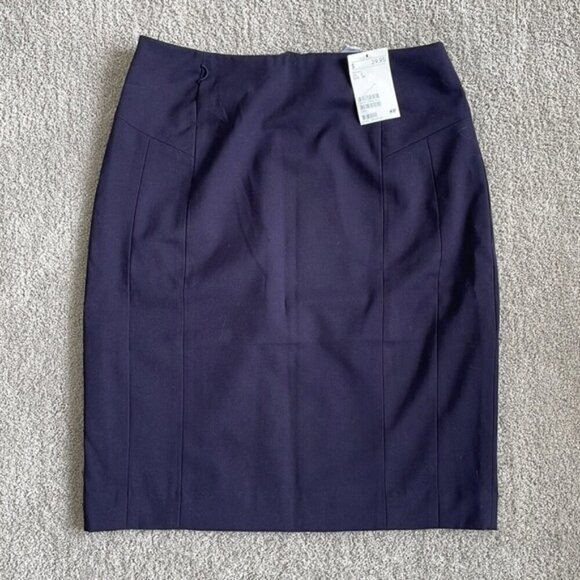 H&M Dresses & Skirts - NWT H&M Navy Skirt - Size 6